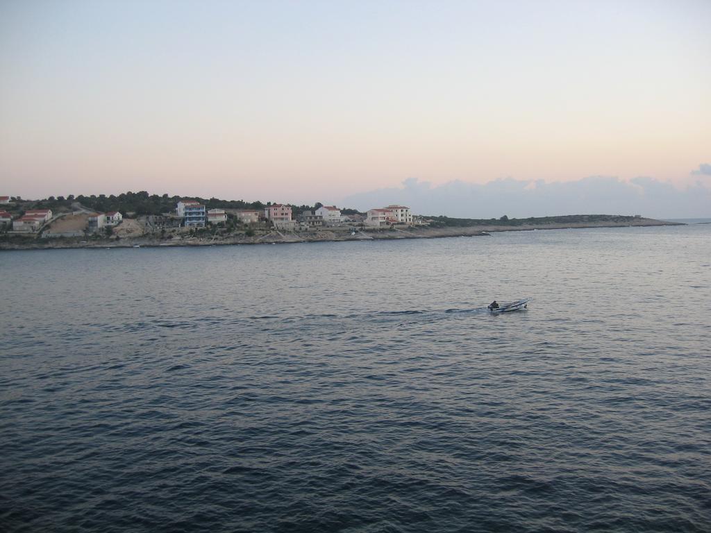 Villa Gorica Apartments Ražanj Exteriör bild